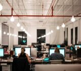 Iluminación de oficinas: ¿Afecta la productividad?
